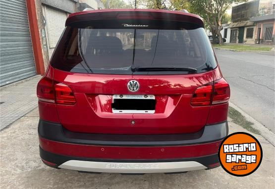 Autos - Volkswagen SURAN �HIGHLINE CROSS � 2015 Nafta 114000Km - En Venta