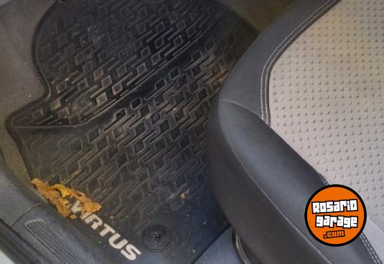 Autos - Volkswagen Virtus 2020 Nafta 83500Km - En Venta