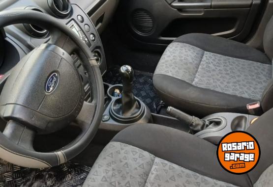Autos - Ford Fiesta ambiente l�nea nue 2012 Nafta 115000Km - En Venta