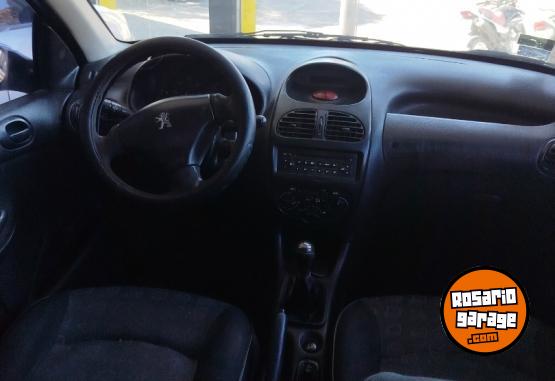 Autos - Peugeot 206 2005 Diesel 180000Km - En Venta
