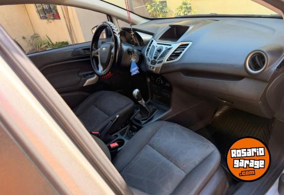 Autos - Ford Fiesta Kinetic 2013 Nafta 200000Km - En Venta