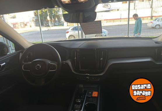 Autos - Volvo XC60 MOMENTUN B5 AWD 2023 Nafta 75441Km - En Venta