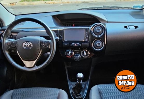 Autos - Toyota Etios XLS 2018 Nafta 40900Km - En Venta