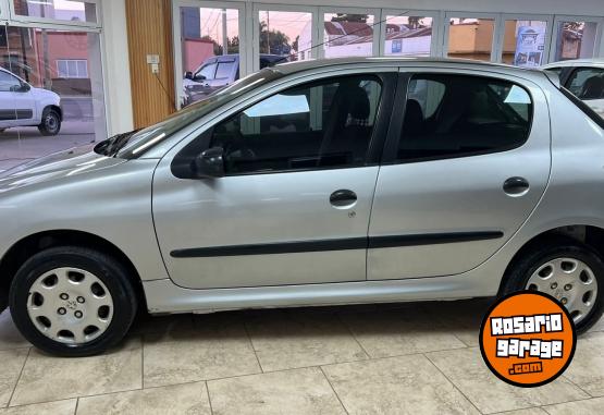 Autos - Peugeot 206 CONECTIVE 2010 Nafta 145000Km - En Venta