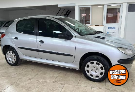 Autos - Peugeot 206 CONECTIVE 2010 Nafta 145000Km - En Venta