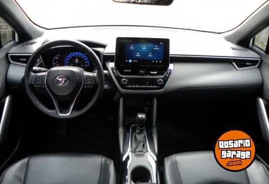 Autos - Toyota Corolla Cross SEG Hibr. 2022 Electrico / Hibrido 59000Km - En Venta