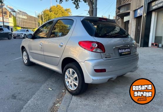Autos - Peugeot 207 2014 Nafta 140000Km - En Venta