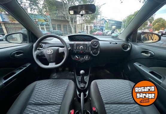 Autos - Toyota Etios 2015 Nafta - En Venta