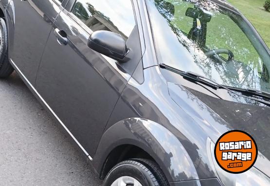 Autos - Ford Fiesta ambiente l�nea nue 2012 Nafta 115000Km - En Venta