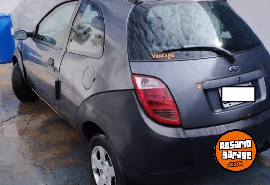 Autos - Ford KA 2004 Nafta 200000Km - En Venta