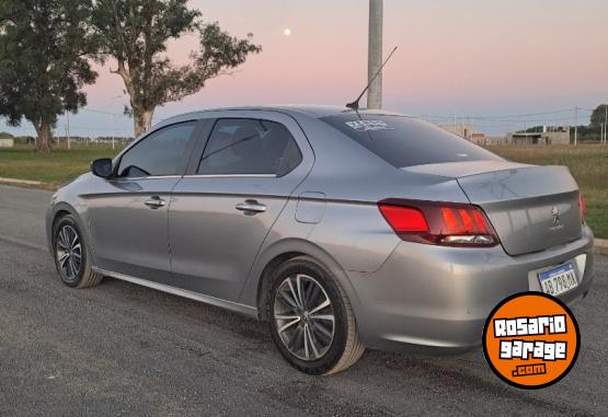 Autos - Peugeot 301 - Allure Plus 2017 GNC 137000Km - En Venta