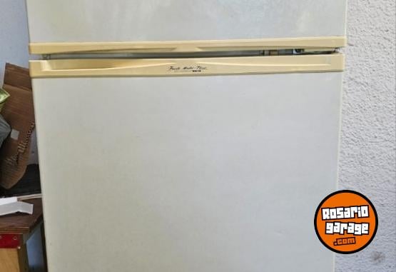 Hogar - HELADERA con FREEZER PHILCO no frost - En Venta