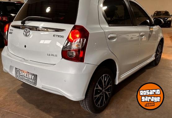 Autos - Toyota Etios 2023 Nafta 25000Km - En Venta