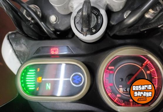 Motos - Bajaj V15 2018 Nafta 11500Km - En Venta