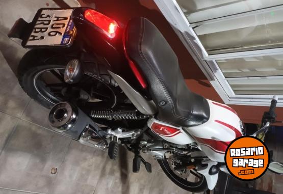 Motos - Bajaj V15 2018 Nafta 11500Km - En Venta