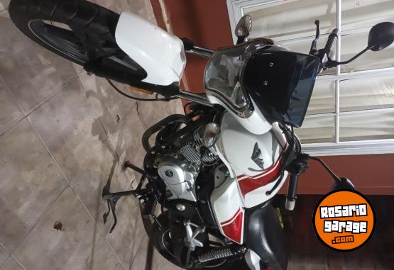 Motos - Bajaj V15 2018 Nafta 11500Km - En Venta