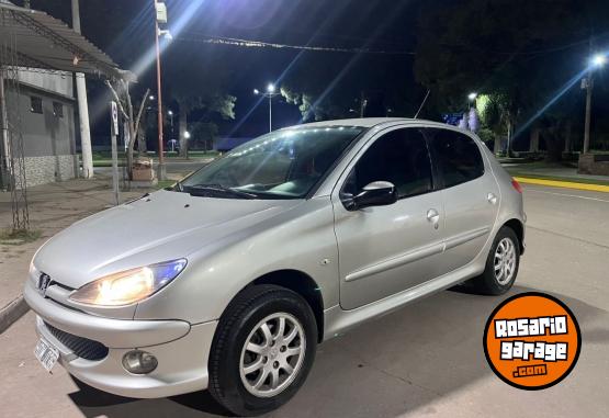 Autos - Peugeot 206 2008 Nafta 124000Km - En Venta
