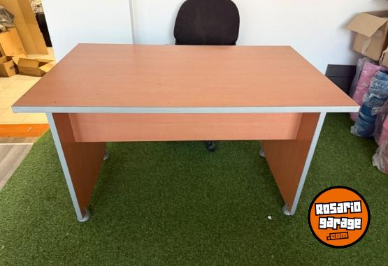 Hogar - Liquido escritorio con silla - En Venta
