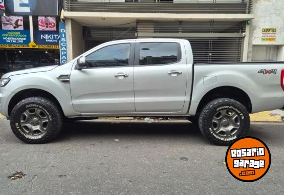 Camionetas - Ford Ranger xlt 2da mano permu 2017 Diesel 145000Km - En Venta