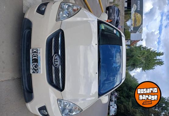 Autos - Kia Rondo 2.0 CRDI AT 2011 Diesel 105000Km - En Venta