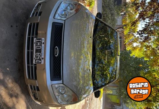 Autos - Ford Fiesta Max 2009 Nafta 196437Km - En Venta