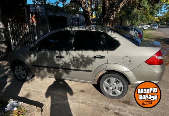 Autos - Ford Fiesta Max 2009 Nafta 196437Km - En Venta