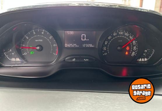 Autos - Peugeot 208 2015 Nafta 42500Km - En Venta