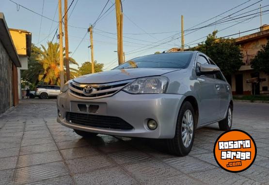 Autos - Toyota Etios XLS 2016 GNC 205000Km - En Venta