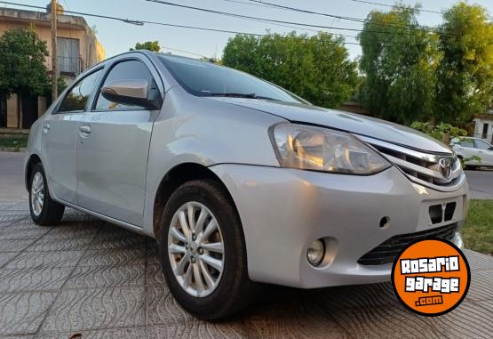 Autos - Toyota Etios XLS 2016 GNC 205000Km - En Venta