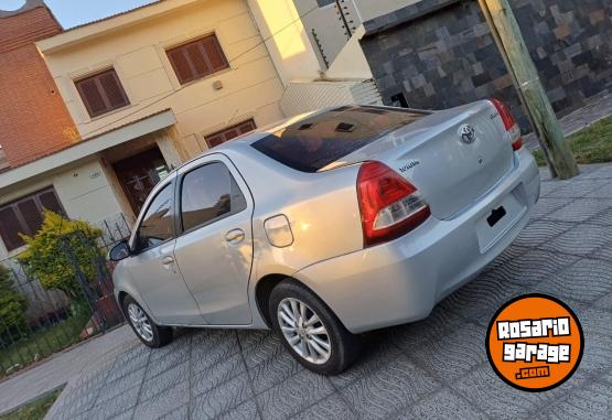 Autos - Toyota Etios XLS 2016 GNC 205000Km - En Venta