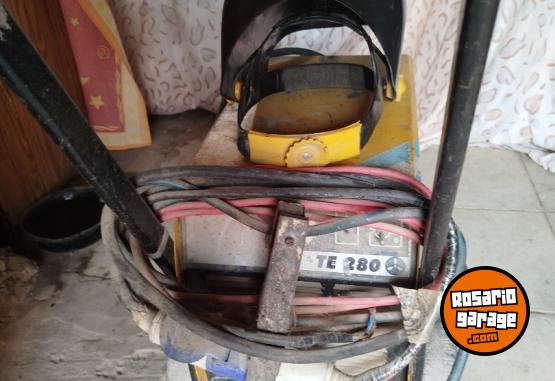 Herramientas - Soldadora marca TAURO modelo TR280 monof�sica con m�scara de soldar - En Venta
