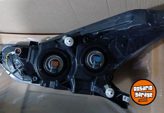 Accesorios para Autos - Optica derecha  Nissan Versa de los a�os 2020 a 2024. - En Venta