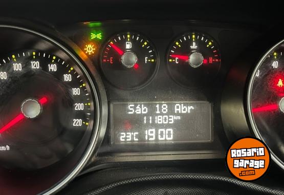 Autos - Fiat Punto esence 2014 Nafta 110000Km - En Venta