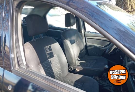 Autos - Renault Logan 2010 Diesel 244000Km - En Venta