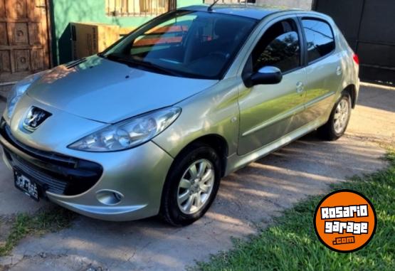 Autos - Peugeot 207 compact 2010 Diesel 155000Km - En Venta