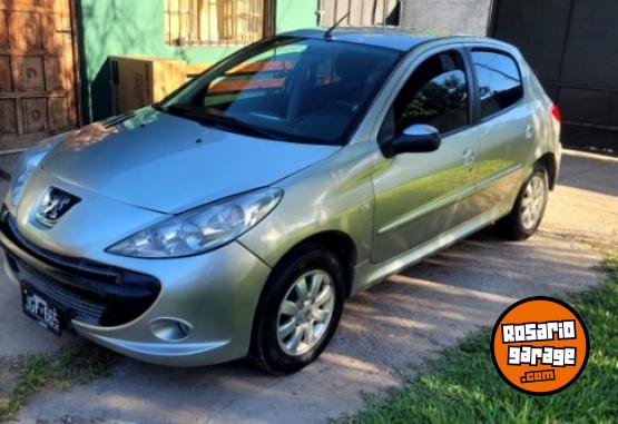 Autos - Peugeot 207 compact 2010 Diesel 155000Km - En Venta