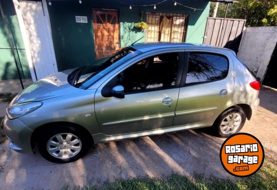 Autos - Peugeot 207 compact 2010 Diesel 155000Km - En Venta