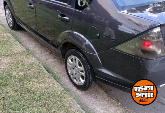 Autos - Fiat Fiesta ambiente  titular 2011 Nafta 110000Km - En Venta