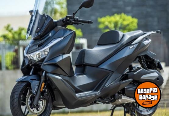 Motos - Voge SR3 2025 Nafta 1300Km - En Venta