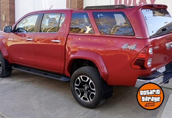Camionetas - Toyota Hilux 4x4 SRX 2024 Diesel 6200Km - En Venta