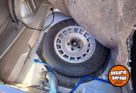 Cl�sicos - Ford Falcon Ghia 83 - En Venta