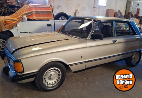 Cl�sicos - Ford Falcon Ghia 83 - En Venta