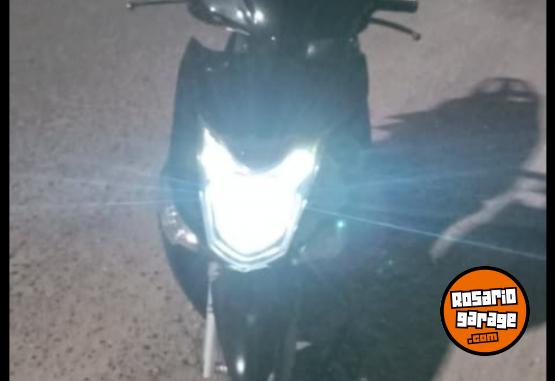 Motos - Zanella Scooter 2018 Nafta 2100Km - En Venta