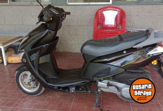 Motos - Zanella Scooter 2018 Nafta 2100Km - En Venta