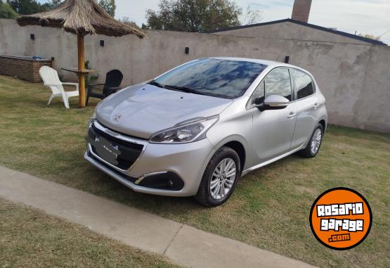 Autos - Peugeot 208 allure 2018 Nafta 95000Km - En Venta