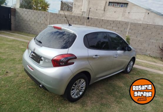 Autos - Peugeot 208 allure 2018 Nafta 95000Km - En Venta