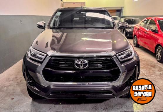 Camionetas - Toyota HILUX DC SRX 2.8 TDI 2025 Diesel  - En Venta