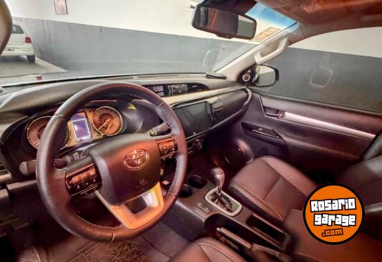 Camionetas - Toyota HILUX DC SRX 2.8 TDI 2025 Diesel  - En Venta