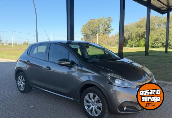 Autos - Peugeot 208 2016 Nafta 135000Km - En Venta