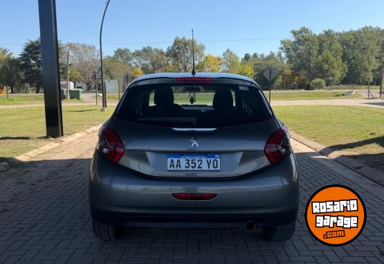 Autos - Peugeot 208 2016 Nafta 135000Km - En Venta